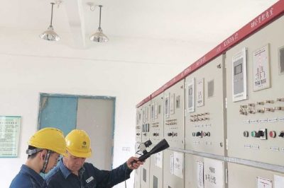 長安供電公司對小區配電室開展巡視及帶電檢測