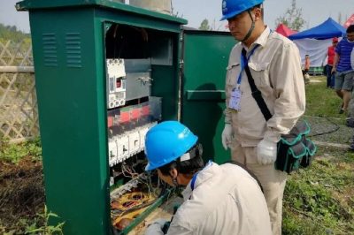 溧水供電公司為藍莓節開幕保駕護航