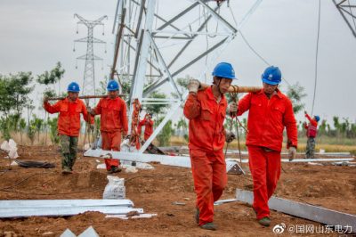 東部電網忙攻堅  高溫組塔不等閑