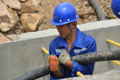 泗水供電公司10千伏開關柜改造工程施工現場