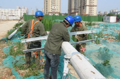 福山區供電公司高溫遷移線桿 服務棚戶改造