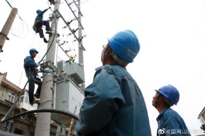 海陽供電公司老舊小區實施臺區增容改造