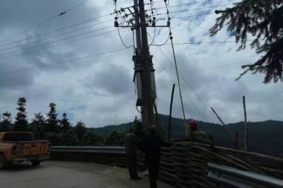 新邵供電公司潭府所組織人員進行線路巡視，消除設備隱患