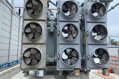 主變?cè)O(shè)備更換主變冷卻器風(fēng)扇，確保變電站投產(chǎn)運(yùn)行