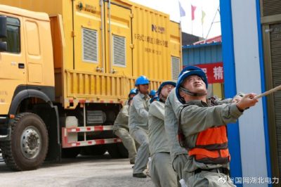 500kV輸電線路導地線直流移動融冰試驗取得圓滿成功