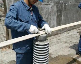 110千伏新間隔擴建內的35千伏電容器進行硬母線制作