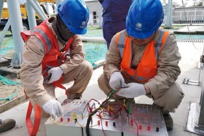 蘇通GIL綜合管廊工程北引接站剩余兩組特高壓電壓互感器現場檢驗工作