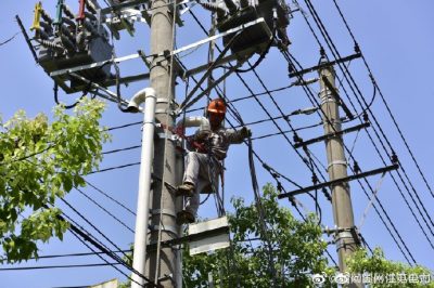 昆山市供電公司更換自動化開關、安裝調試配電開關監控終端