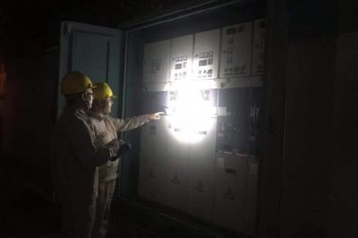 高負荷線路進行紅外測溫和局放檢測，檢查溝渠邊桿塔基礎，巡查配電房運行狀態(tài)