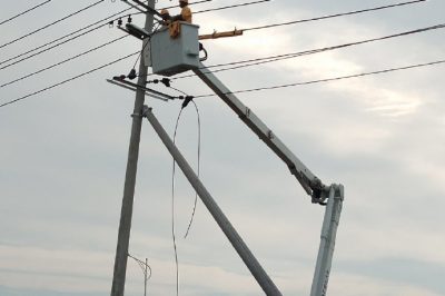 國網煙臺牟平供電公司帶電接火送電 優化營商環境