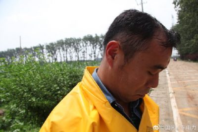 昌邑市供電公司不懼高溫完成10千伏帶電消缺作業