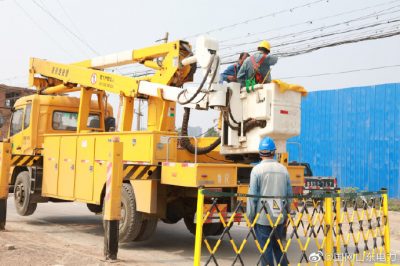 10千伏肖寧街線分支線實施帶電斷火作業