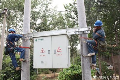 增容新裝200千伏安變壓器1臺、新立電桿5基、架設絕緣導線400余米