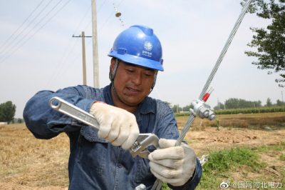 國網海興縣供電公司：冒高溫忙改造，強配網保供電