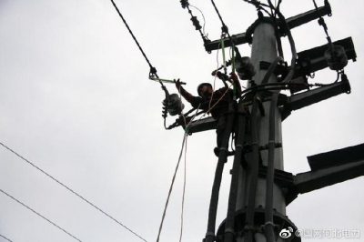 高溫下架設線路，確?？蛻艏皶r用電