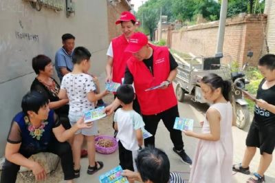 深入轄區村莊，向留守老人、兒童講解暑期安全用電常識，增強他們的安全用電意識