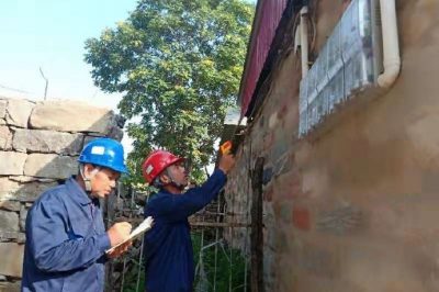 內丘縣供電公司對低壓電進行紅外測溫