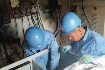 西安市鄠邑區供電公司更換燒斷的配變出線及設備