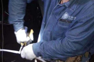 西安供電公司增援搶修因過(guò)負(fù)荷桿上出線燒斷，及時(shí)恢復(fù)供電