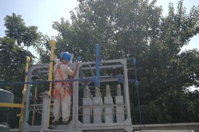 處理毛家塘220千伏變電站兩臺發熱電容器