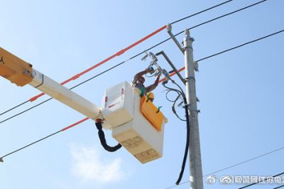 建湖縣供電公司組織員工開展帶電作業現場實訓