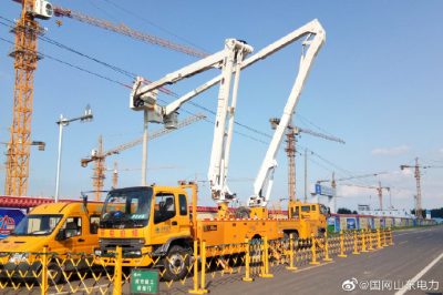 10千伏飲賈線寇坊支線02號桿處開展直線改耐張帶電作業