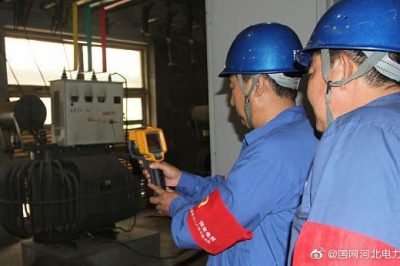 贊皇縣供電公司對企業客戶配電室及一次用電設備等裝置進行隱患排查