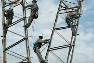 湖北檢修公司開展雙玉二回62—70號(hào)塔螺栓緊固工作