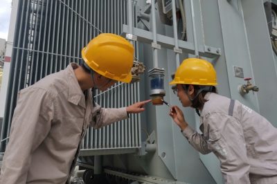 遂寧供電公司確保得榮電網孤網穩定運行