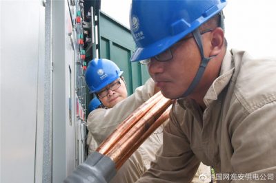 洪澤區供電公司把10千洪盛線電纜分支箱改造為環網柜