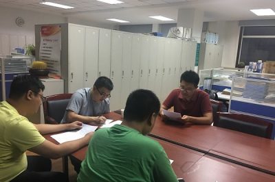 變電監理人員忘我工作攻堅“煤改電”配套工程項目