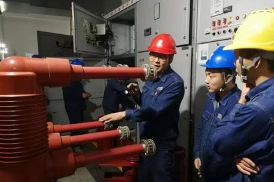 學(xué)校須定期進行配電房維保防止電路老化