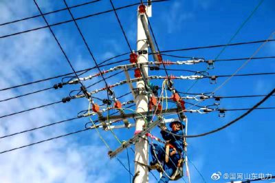 姜家莊臺區表箱下引線改造3500余米