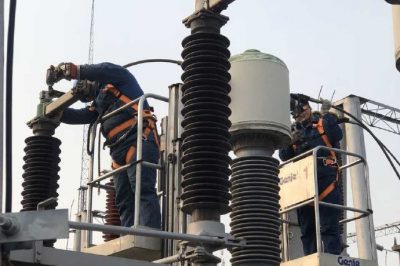 渭南供電公司更換電流互感器為春節保電