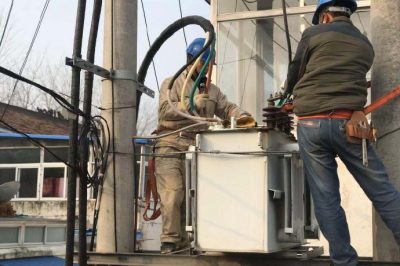 徐溜供電所將100千伏安變壓器調整為400千伏安