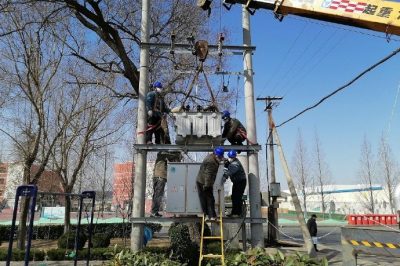 匯豐小區進行增容改造 新增315變壓器