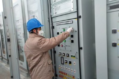 楚雄道220kV變電站檢查傳動110kV開關機構