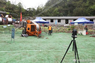 恩施供電公司安裝在現場的“布控球”