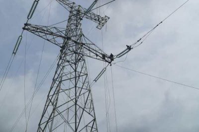 精心編制跨越施工停電和電網調度方案