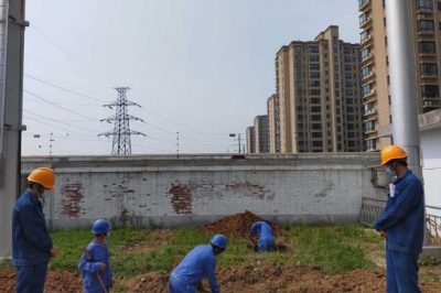 110kV線路工程內進行設備基礎開挖施工