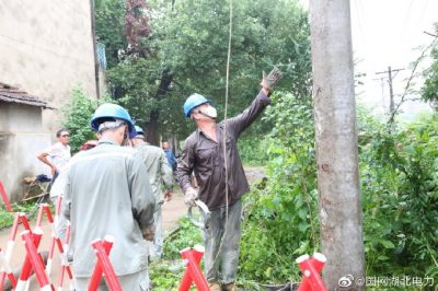 鏖戰高溫消除電網故障
