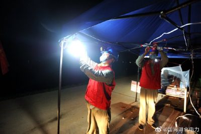 防汛保電，照亮12公里防汛河堤