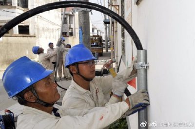 接戶線“入地”美化居民小區環境