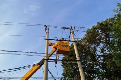 開展帶電作業，助力提質增效