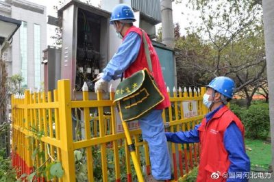 高考保電責(zé)任大，供電員工忙排查