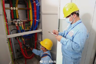 聯(lián)合東莞市應(yīng)急管理部門前往清溪鎮(zhèn)各大企業(yè)進行聯(lián)合專項用電檢查