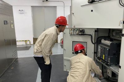 對(duì)康緣養(yǎng)生谷竣工完成的配套電氣設(shè)備、線路開展驗(yàn)收工作