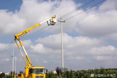 在10千伏宋西線集西支線對老舊絕緣子進行換新