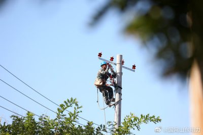 對東關村0.4千伏配網改造工作