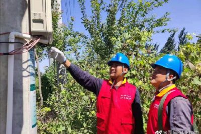 對轄區(qū)內(nèi)的高低壓線路、設備進行巡視